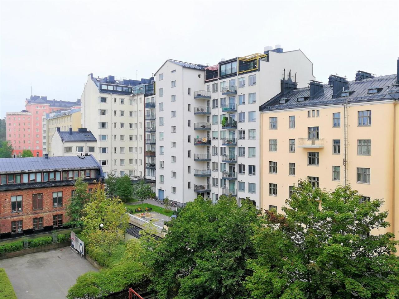 Hiisi Homes Helsinki Soernaeinen Екстериор снимка
